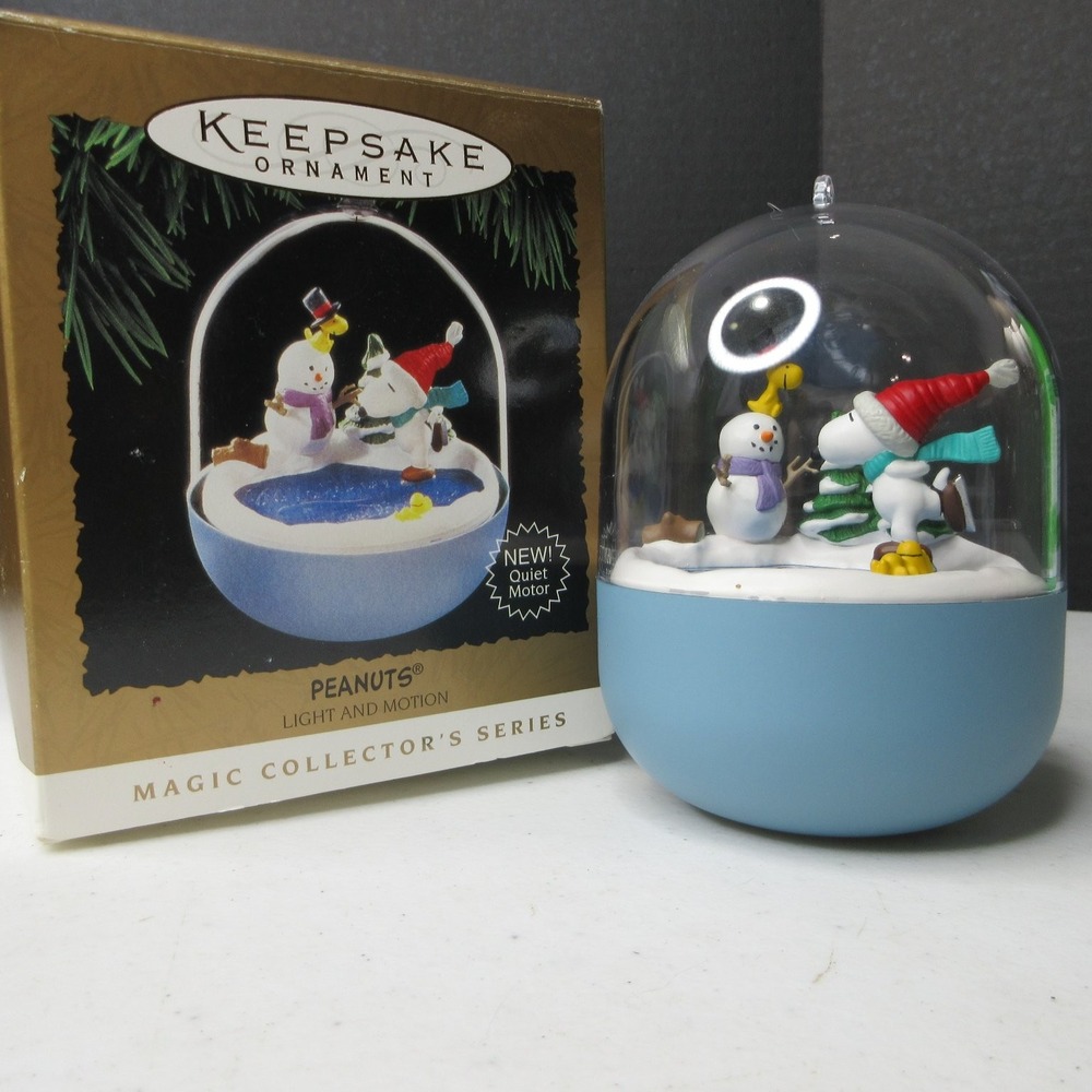 Hallmark 1995 Peanuts Snoopy Woodstock Ice Skating Light Motion Ornament